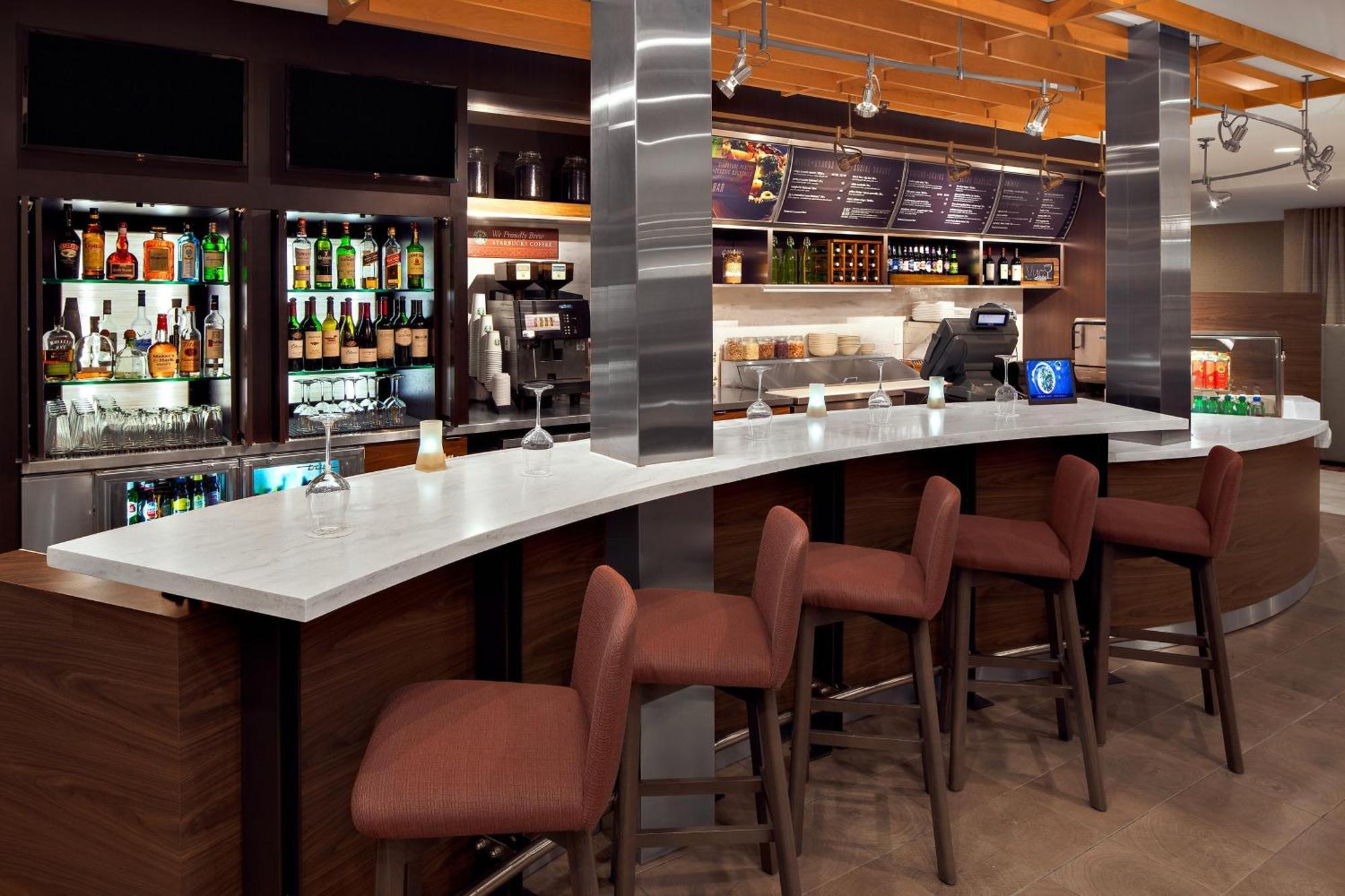 Courtyard By Marriott Pittsburgh Airport Hotel Coraopolis Exterior foto