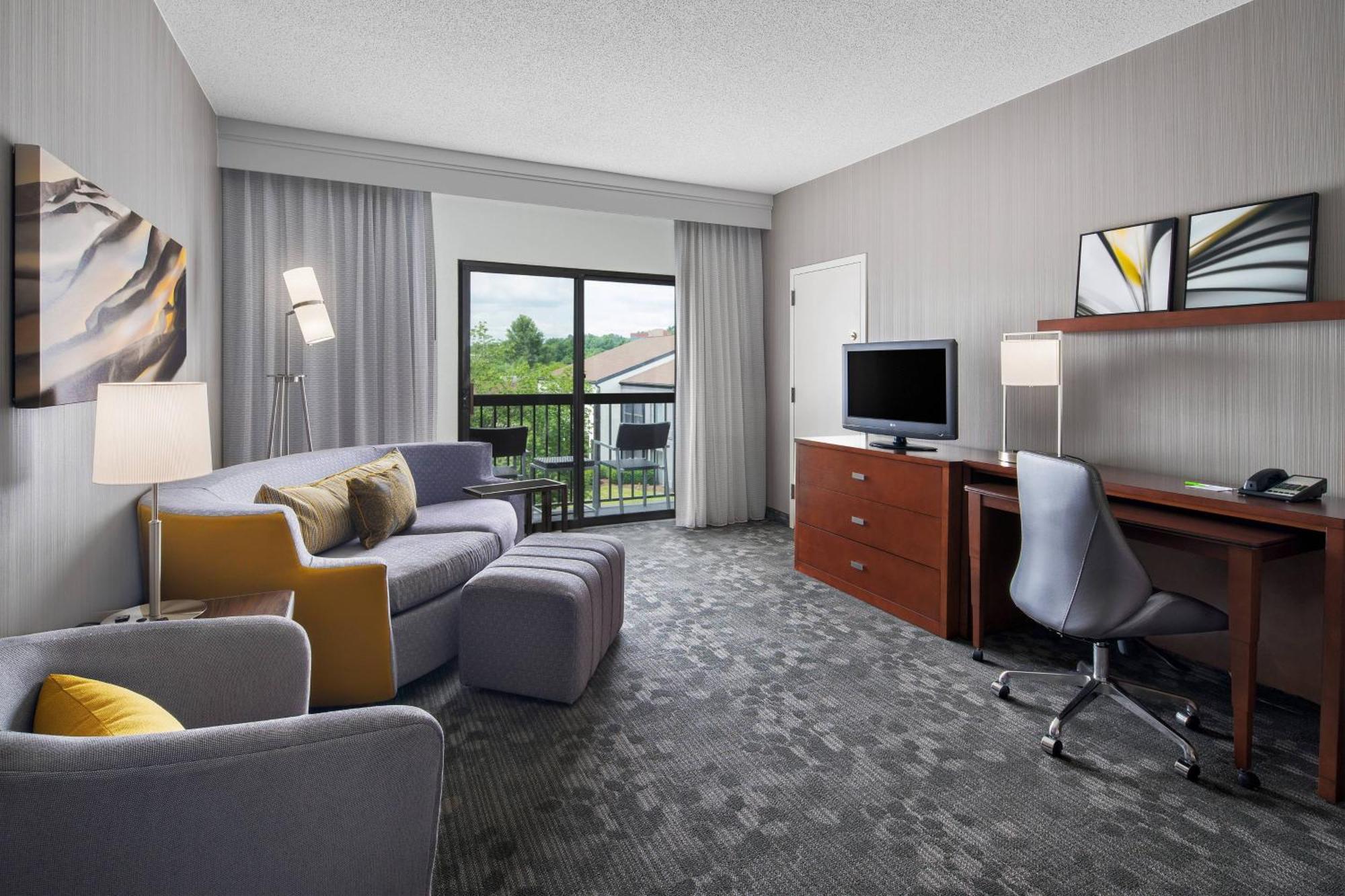 Courtyard By Marriott Pittsburgh Airport Hotel Coraopolis Exterior foto